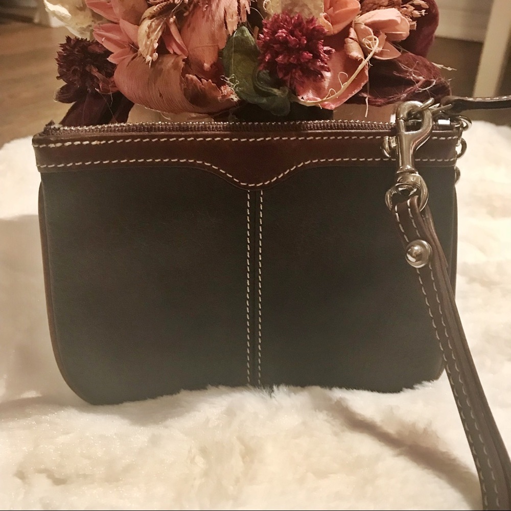 Vintage Dooney & Bourke Leather Small Wristlet
